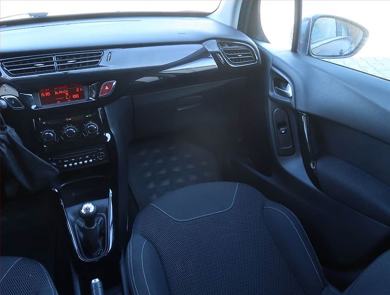 Citroën C3 (2014) 1.2 VTi, ČR,1.maj, Tempomat - fotka 8 z 13