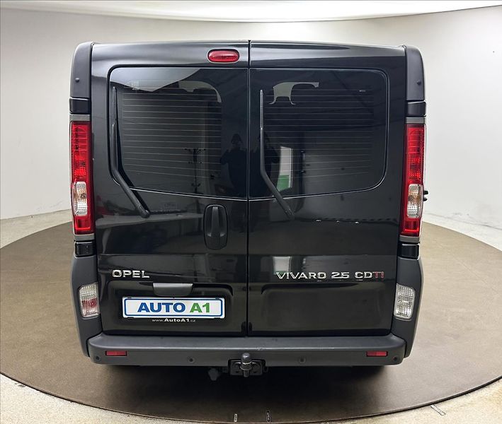 Opel Vivaro 2,5 107kW 9MÍST AC TAŽNÉ 1.MAJ - fotka 5 z 30