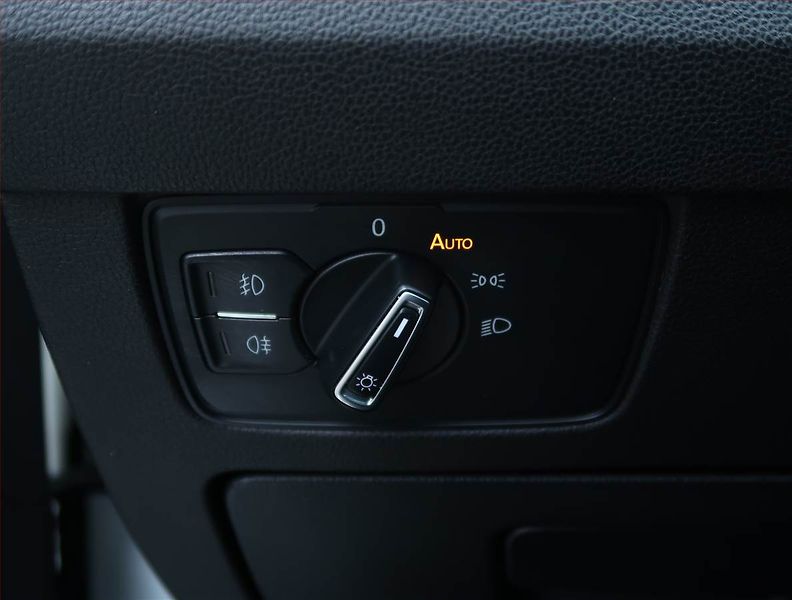 Volkswagen Passat (2018) R-Line 2.0 TDI, Automat - fotka 16 z 25