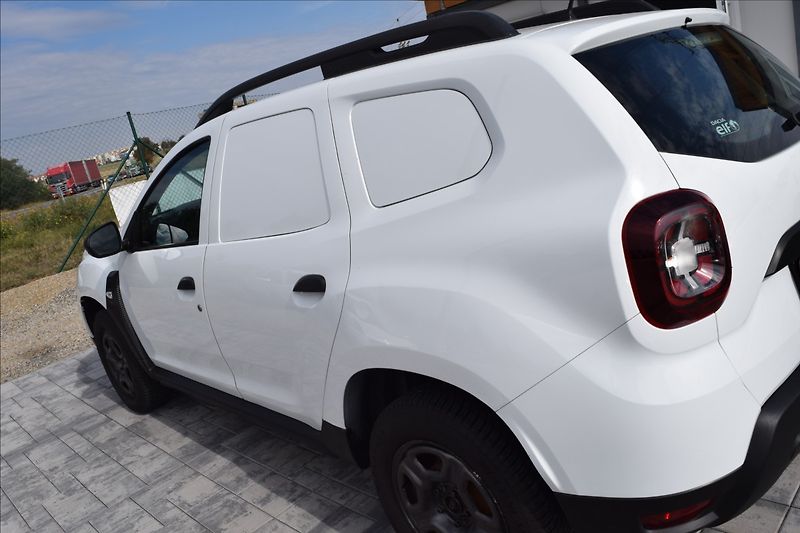 Dacia Duster 1,6 i 84KW 4X4 TAŽNÉ NOVÁ STK - fotka 7 z 42