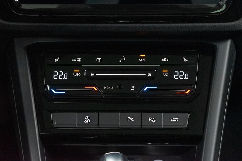 Volkswagen Touran 2.0TDI TAŽNÉ*WEBASTO*DPH*ČR 1M - fotka 27 z 51