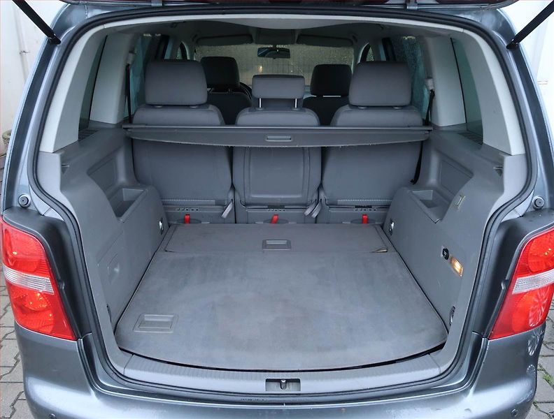 Volkswagen Touran (2003) Comfortline 1.9 TDI - fotka 14 z 15