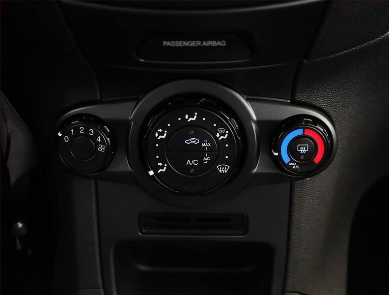 Ford Fiesta (2015) 1.25, Serv.kniha - fotka 11 z 16