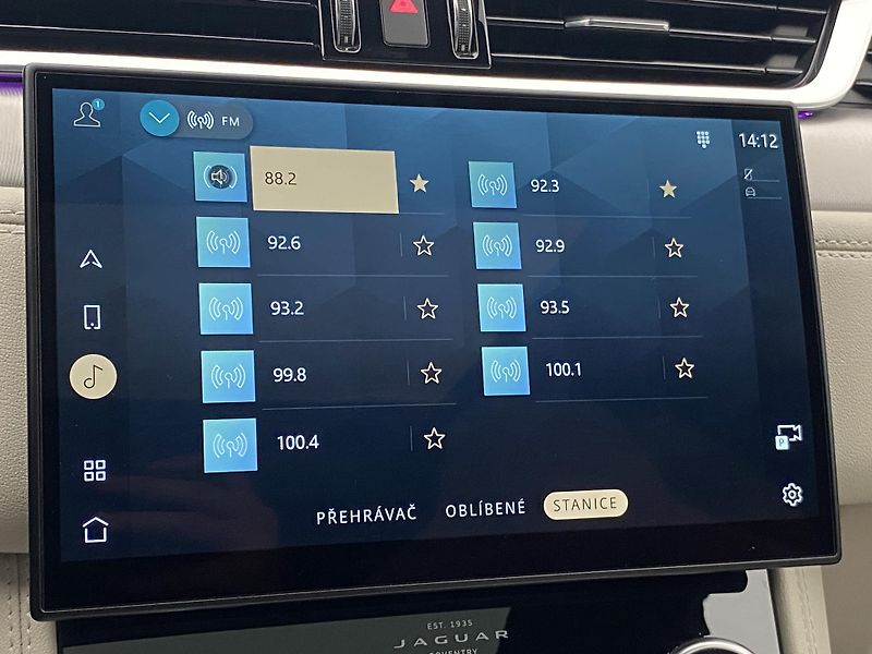 Jaguar F-Pace D300 R-DYNAMIC HSE AWD AUT CZ - fotka 41 z 48