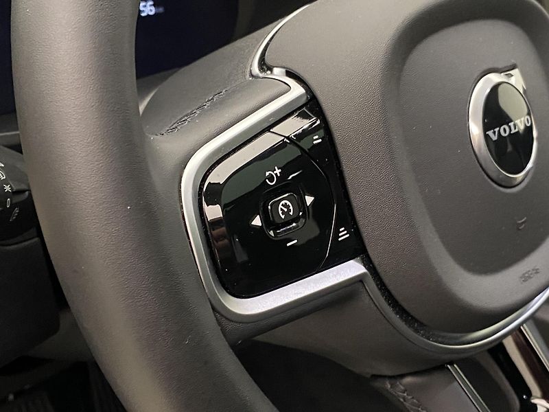 Volvo XC60 T8 AWD RECHARGE DARK ULTRA CZ - fotka 20 z 59