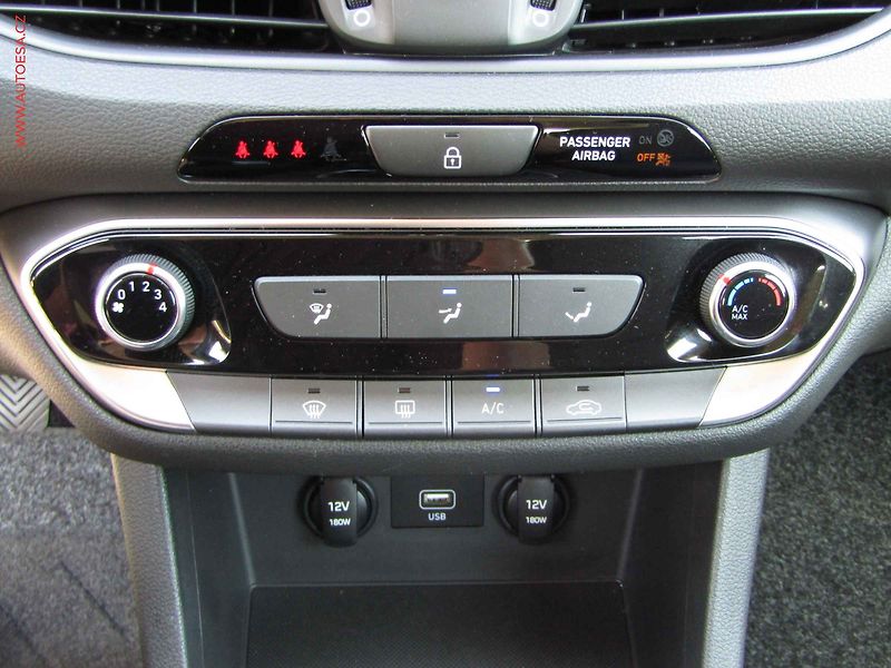 Hyundai i30 (2021) 1.5DPi, 2.maj,ČR, AC, ČR - fotka 16 z 18
