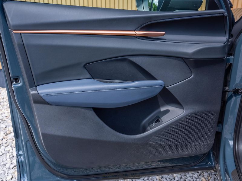Cupra Terramar (2025) 1.5 eTSI DSG Adaptív, Keyless - fotka 15 z 25