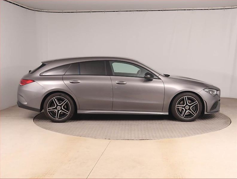 Mercedes-Benz CLA (2022) AMG Paket 200 - fotka 6 z 15