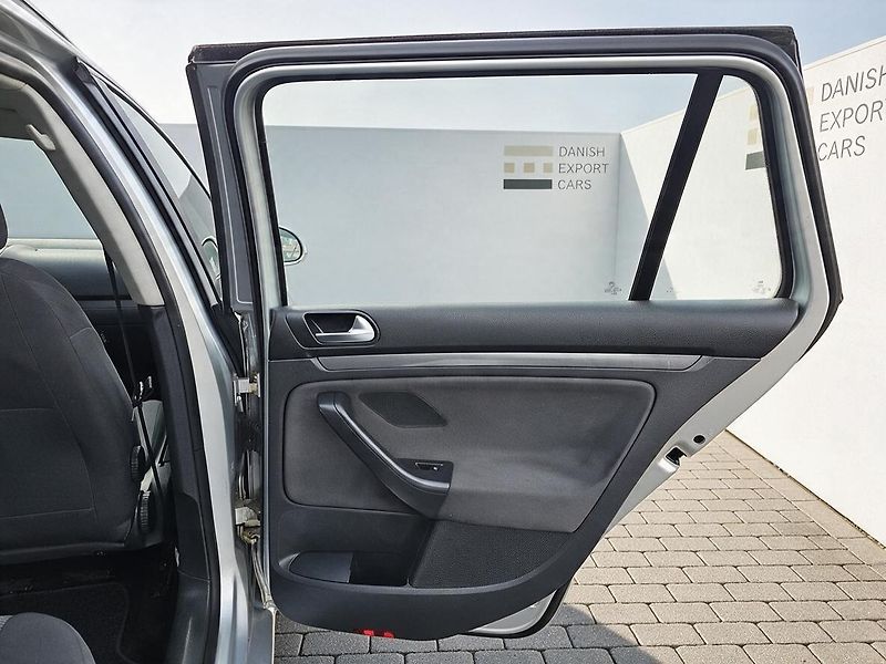 Volkswagen Golf 1.9 TDI 77kW,KLIMA,2x KOLA - fotka 24 z 33