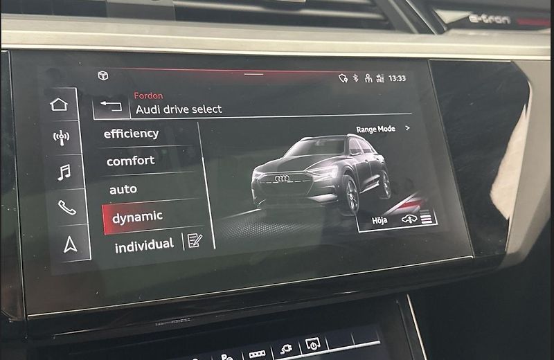 Audi SQ8 e-tron quattro Tažné Pano 360k - fotka 18 z 34