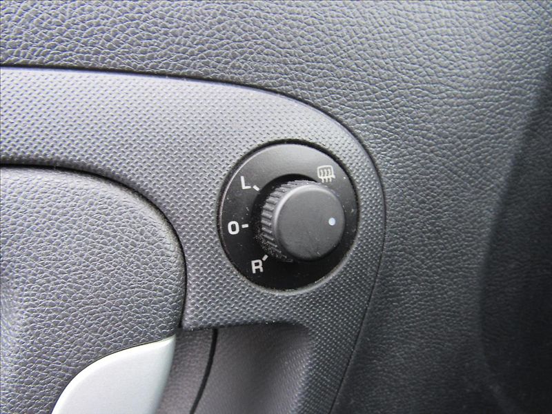 Škoda Fabia 1,4 16V 63kW Style Combi - fotka 23 z 26