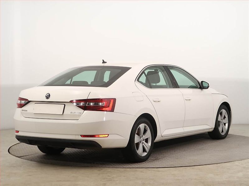 Škoda Superb (2018) Ambition Plus 2.0 TDI, Automat - fotka 5 z 14