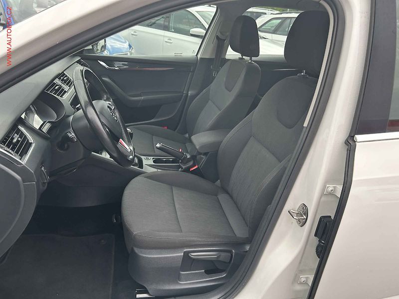 Škoda Octavia (2018) 1.8 TSi, 1.maj,ČR, Elegance - fotka 9 z 19