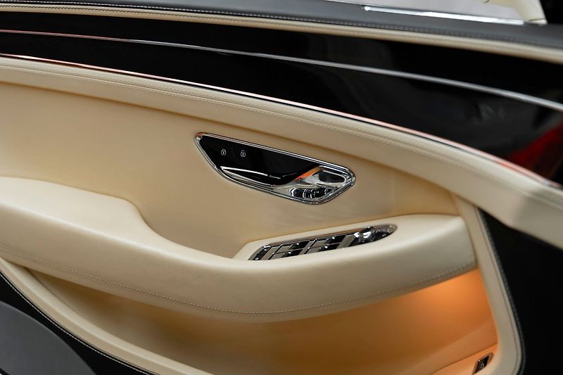 Bentley Continental GT Touring, City, Nočné videnie - fotka 16 z 25