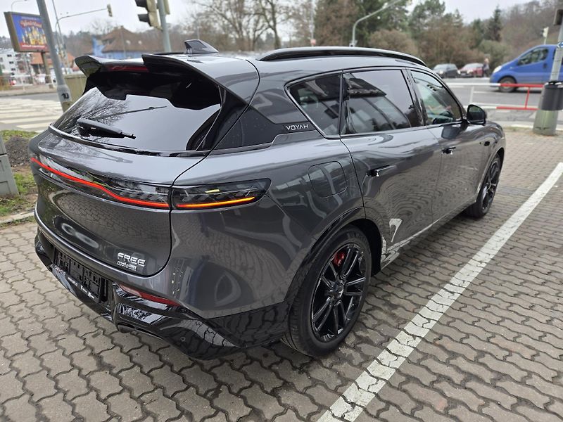Voyah FREE 318 REV (2025) REV 318 AWD Hybrid - fotka 5 z 13