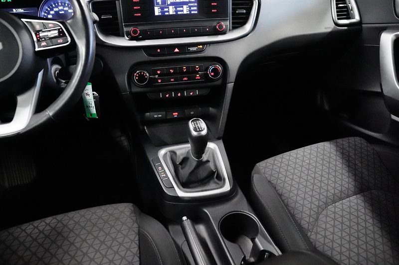 Kia Ceed - fotka 22 z 25
