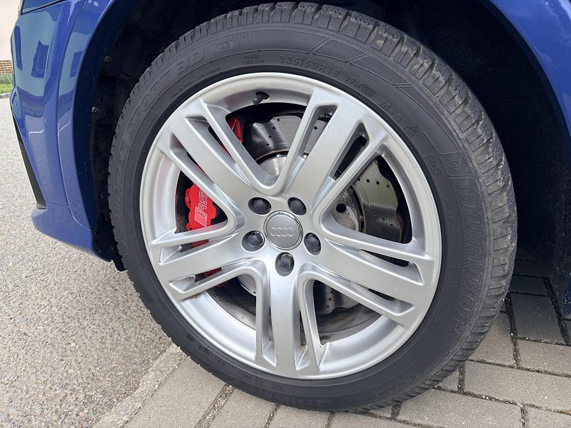 Audi RS Q3 PERFORMANCE 2.5TFSI 270KW  - fotka 8 z 40