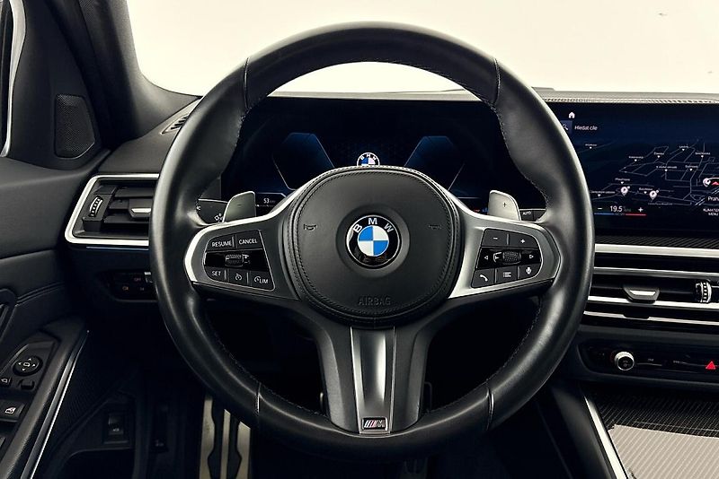 BMW Řada 3 řady 3 | 320d xDrive - fotka 19 z 24