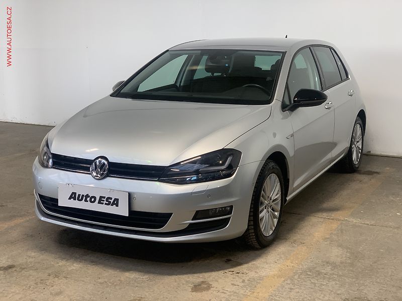 Volkswagen Golf (2014) 1.4 TSi, CUP, park.čidla - fotka 3 z 23