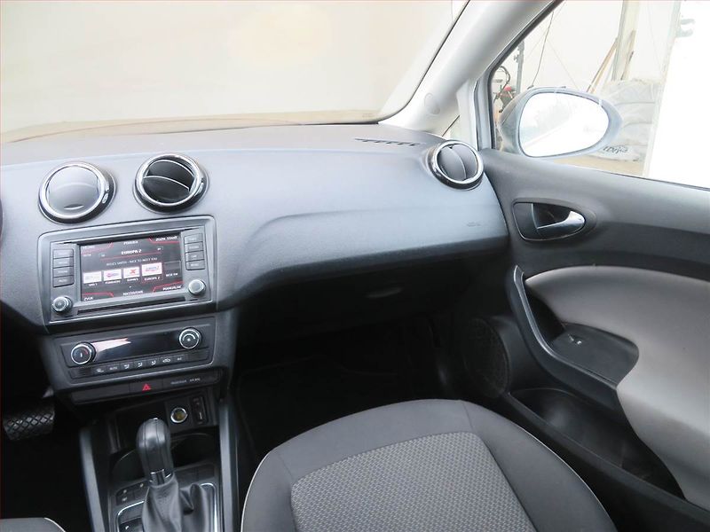 Seat Ibiza (2016) 1.0 TSI, Automat, Bi-Xenony - fotka 8 z 17
