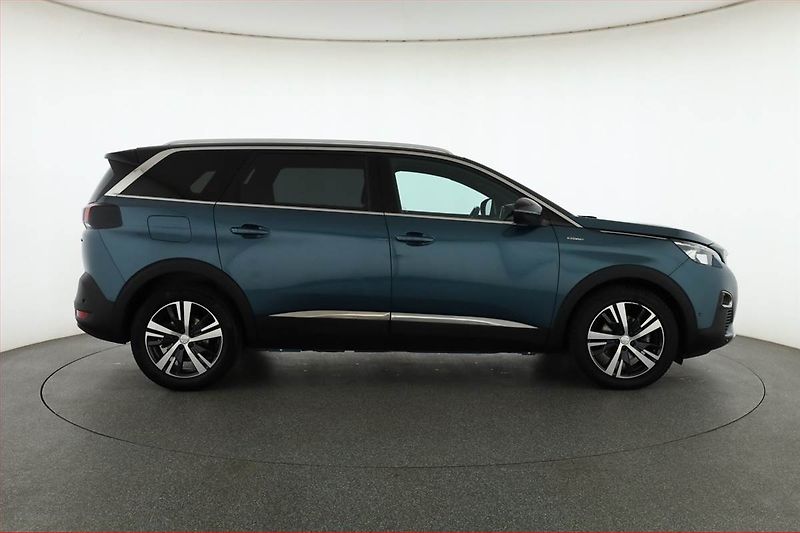 Peugeot 5008 (2019) GT Line 1.5 BlueHDi, Automat - fotka 6 z 19