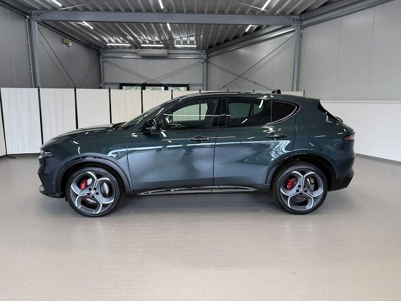 Alfa Romeo Tonale (2026) Veloce 1.5 Turbo Ibrida 175 TC - fotka 2 z 24