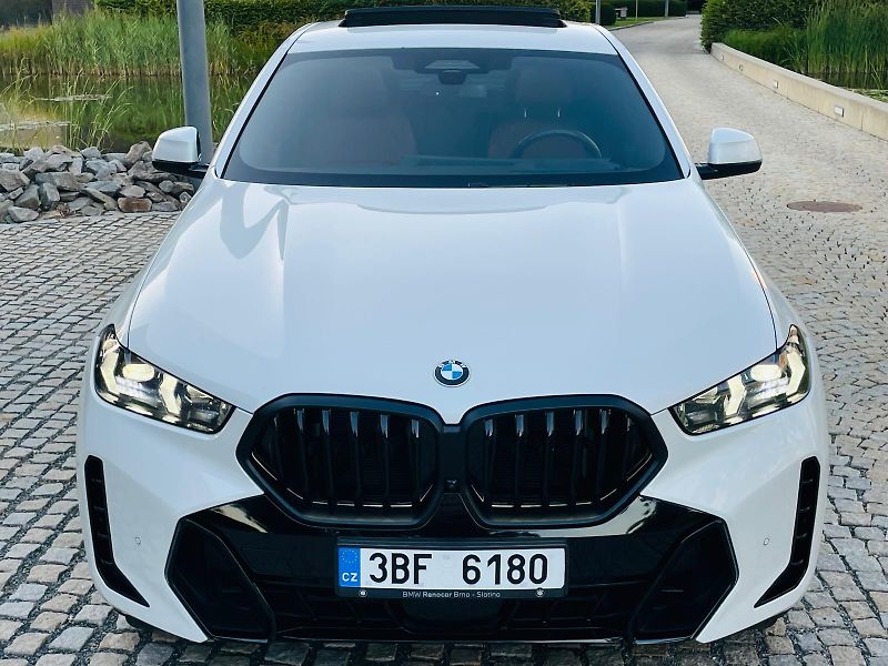 BMW X6 40D MSPORT 4x4 SERVISKA TAŽNÉ - fotka 5 z 58