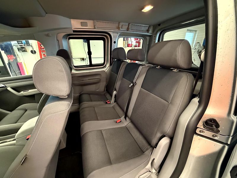Volkswagen Caddy Life 1.9 TDI 77 kW - fotka 18 z 19