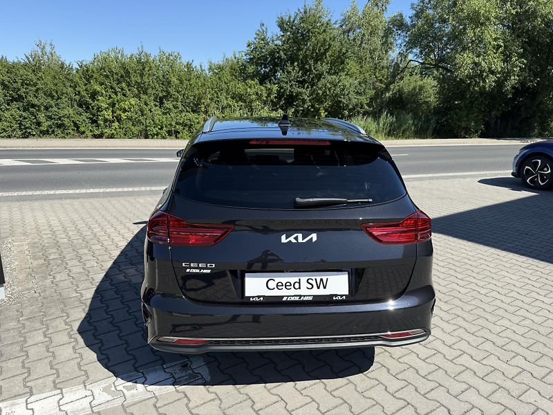 Kia Ceed (2025) SW TOP 1.5 T-GDI 7DCT ALU 17  - fotka 4 z 15