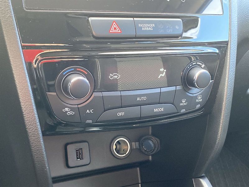 Suzuki Vitara (2024) 1.4 BoosterJet Premium - fotka 16 z 28