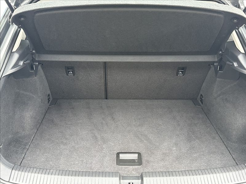 Volkswagen T-Roc 1,5 TSI 150PS  Trendline DSG - fotka 40 z 49