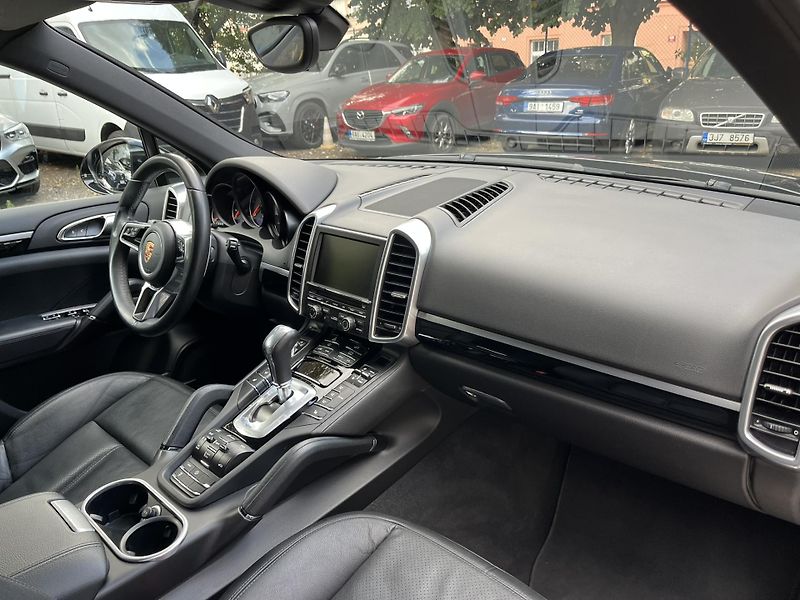 Porsche Cayenne (2016) 3.0 TDI V6 - fotka 19 z 39