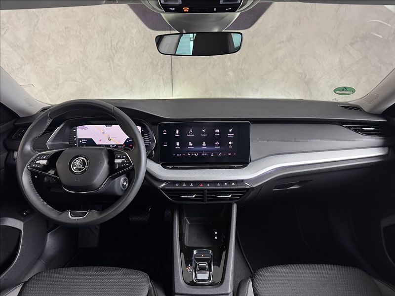 Škoda Octavia 2,0 TDi  DSG Tour Virtual LED - fotka 17 z 44