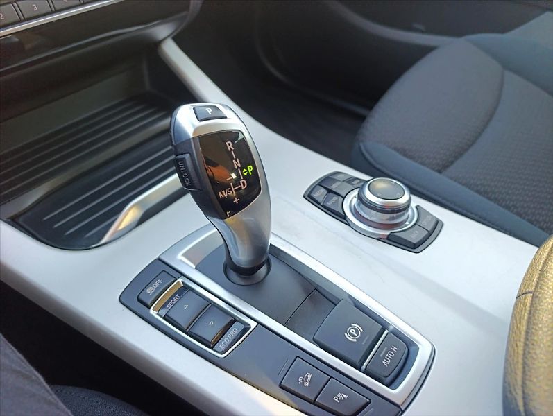 BMW X3 2,0 d X-Drive Aut.,Navi,Bi-xen - fotka 19 z 36