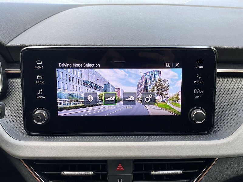 Škoda Scala (2025) 1.0 TSI Top Selection - fotka 15 z 33