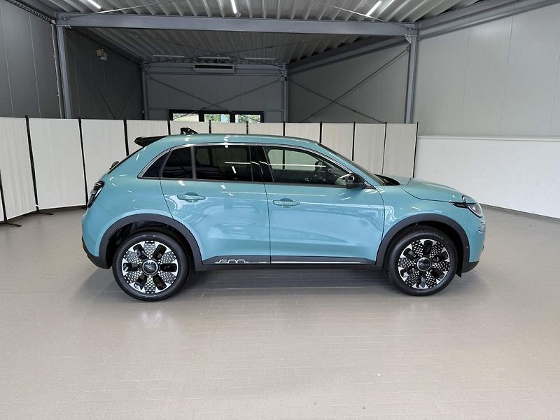 Fiat 600 (2026) La Prima 1.2 Turbo Hybrid 145k - fotka 5 z 23