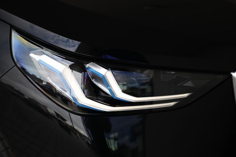 BMW X3 xDrive 40d - fotka 17 z 18