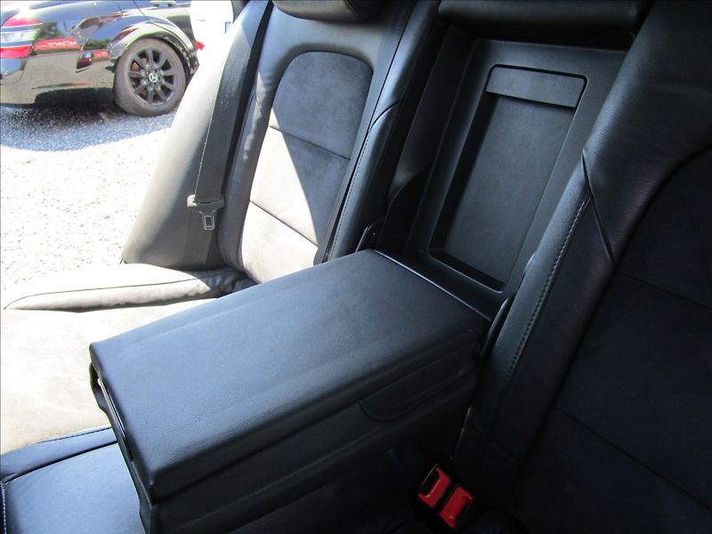 Škoda Superb Combi 2.0TDi 125kW Elegance - fotka 29 z 43