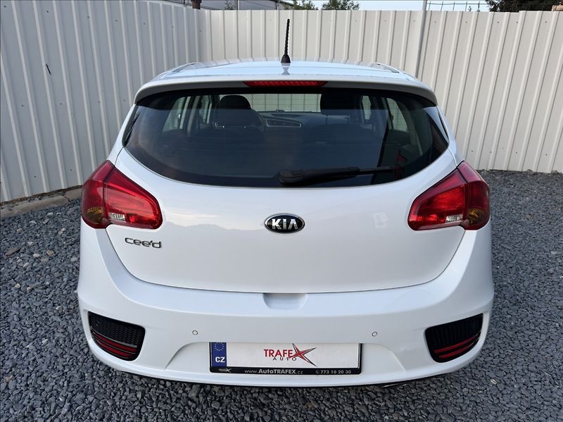 Kia Ceed 1,6 GDI 99kW tempomat původ ČR - fotka 11 z 50
