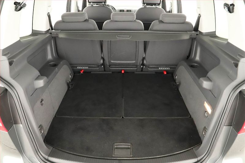 Volkswagen Touran (2014) 1.6 TDI, 7 míst, Navi - fotka 15 z 16