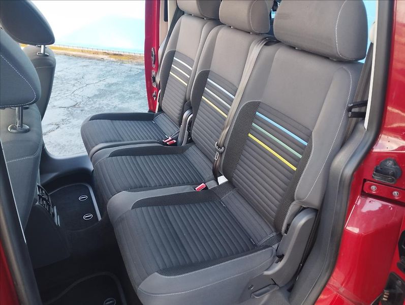 Volkswagen Caddy 1,2 TSi 77KW NOVÉ ROZVODY - fotka 9 z 14