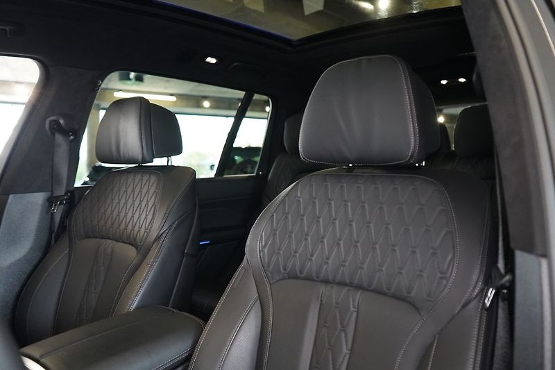 BMW X7 40d xDrive, Nezávislé, Masáž - fotka 21 z 48