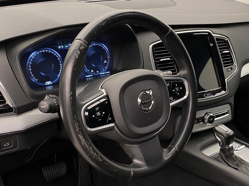 Volvo XC90 D5 AWD MOMENTUM AUT REZERVACE - fotka 18 z 46