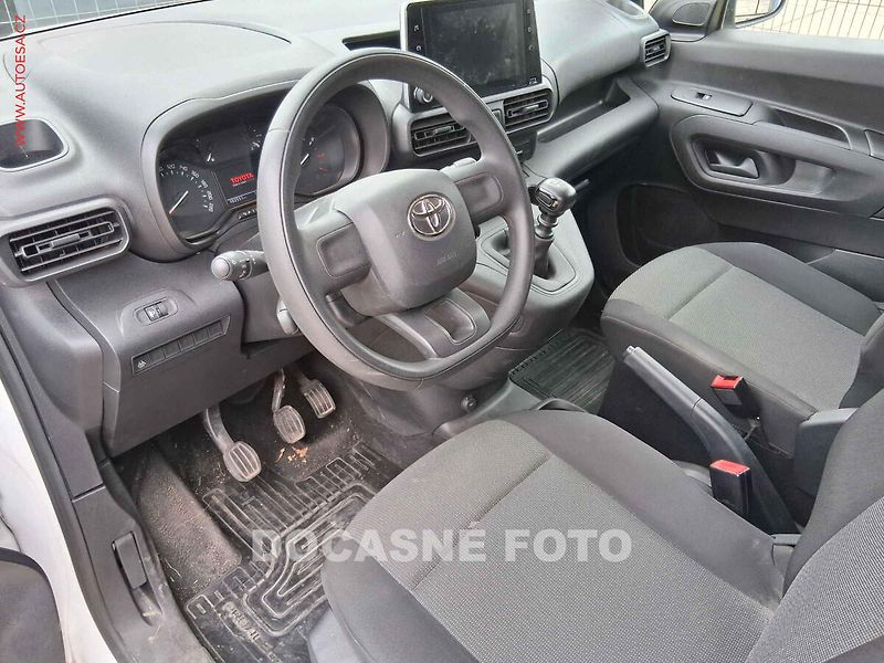 Toyota ProAce City Verso (2023) 1.2 PureTech, 1.maj,ČR - fotka 3 z 3