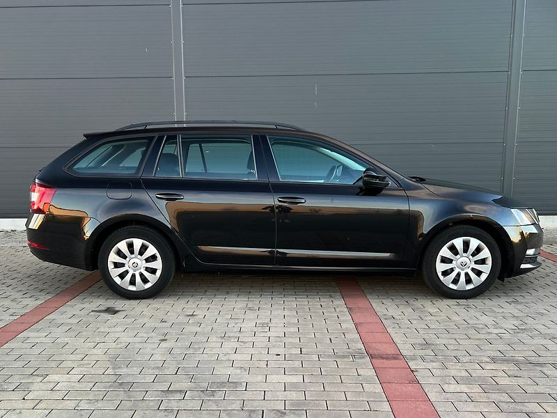 Škoda Octavia 1.6 TDI-DSG-NAVI-PARK.Č - fotka 8 z 46