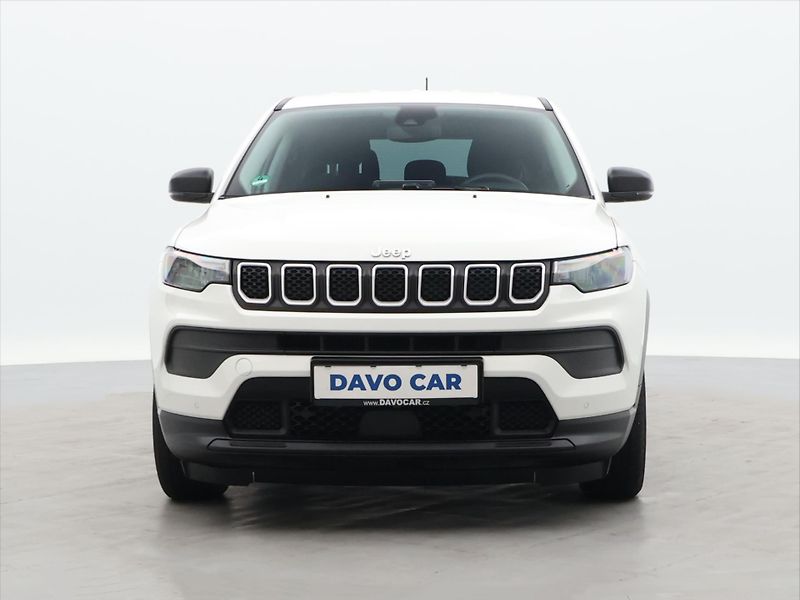 Jeep Compass 1,3 MultiAir 96kW Night Eagle - fotka 2 z 40