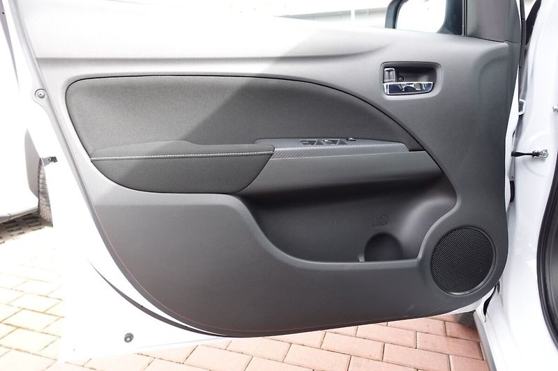 Mitsubishi Space Star ZLEVNĚNO 1,2i 52kW A/T - fotka 8 z 26