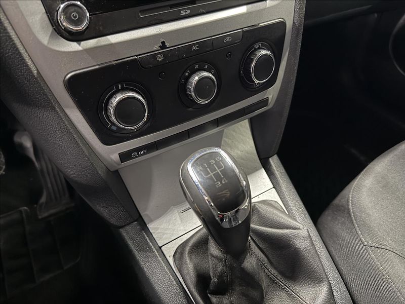 Škoda Octavia 1,6   ČR, SERVISNÍ KNÍŽKA - fotka 11 z 17