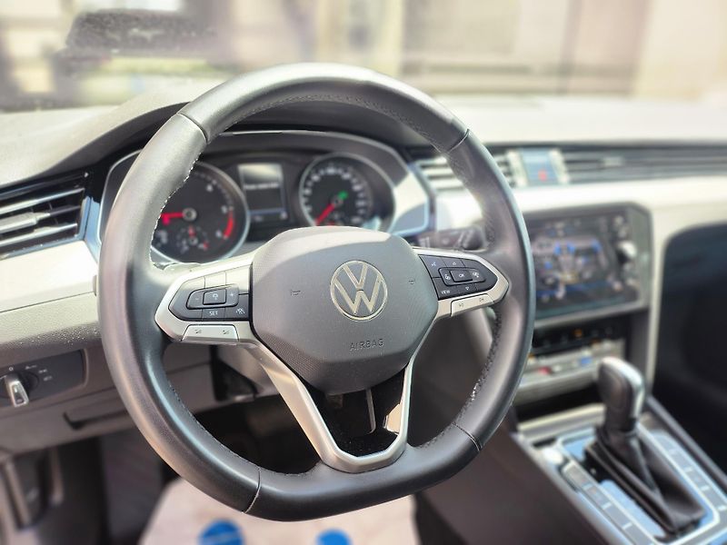 Volkswagen Passat 2.0TDI 110kw DSG Variant - fotka 11 z 26