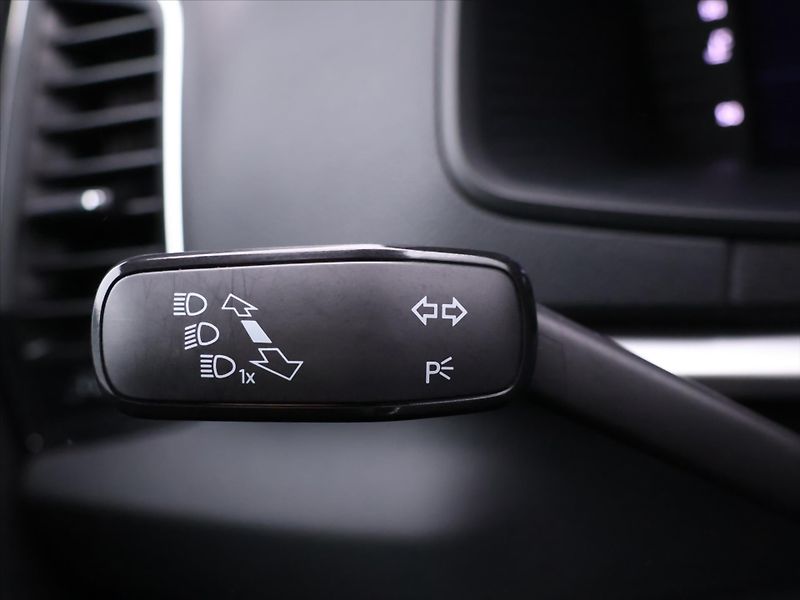 Škoda Karoq 2,0 TDI DSG DPH Ambition - fotka 21 z 38
